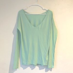 EUC Lululemon Flip Your Dog L/S
Fresh Teal Size 10